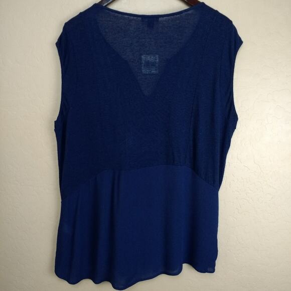 Lucky Brand Split Neck Embroidered Top - Picture 4 of 8